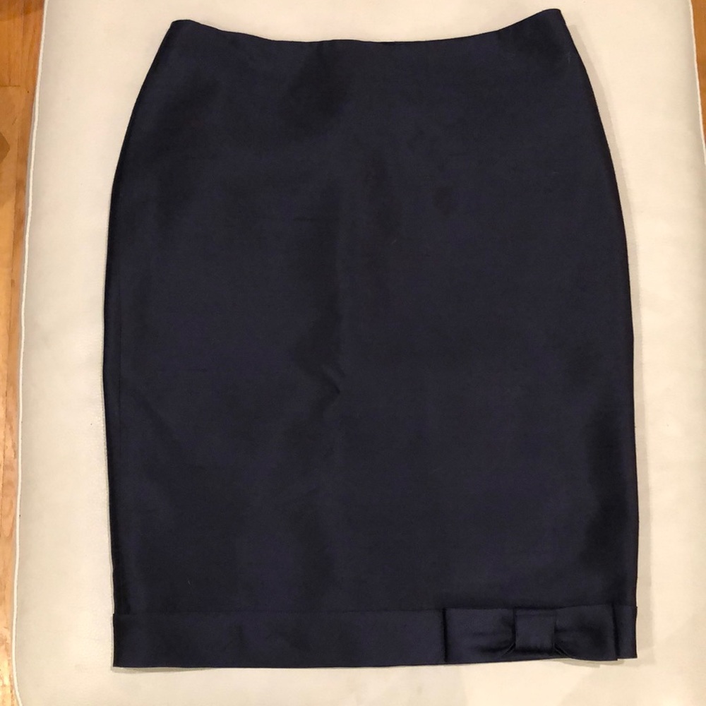 Talbots navy silk/wool blend evening skirt with bow at hem